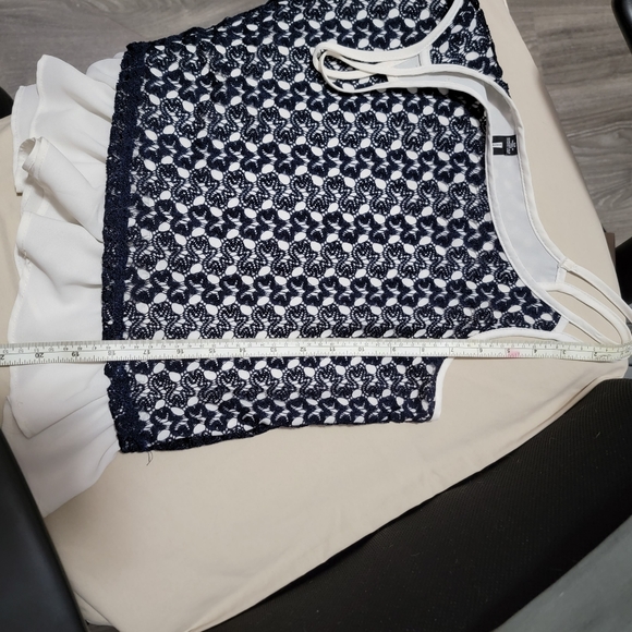 Design Lab lace tank. S. Navy. - Picture 5 of 6